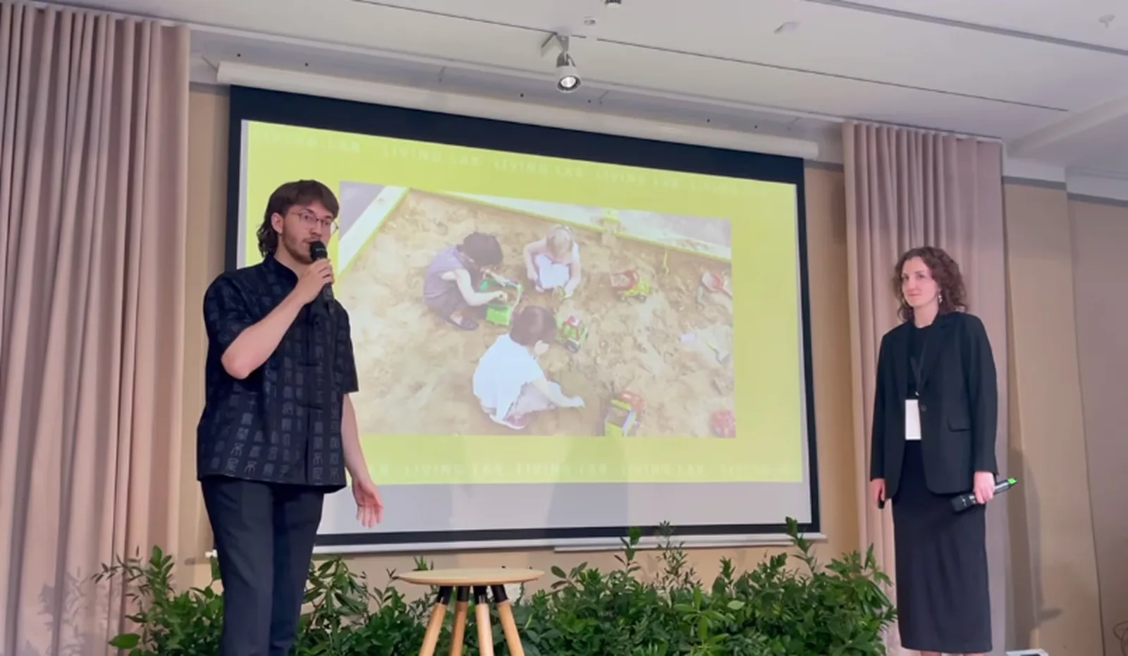 Picture of Radovan delivering the final pitch at IDBM Gala