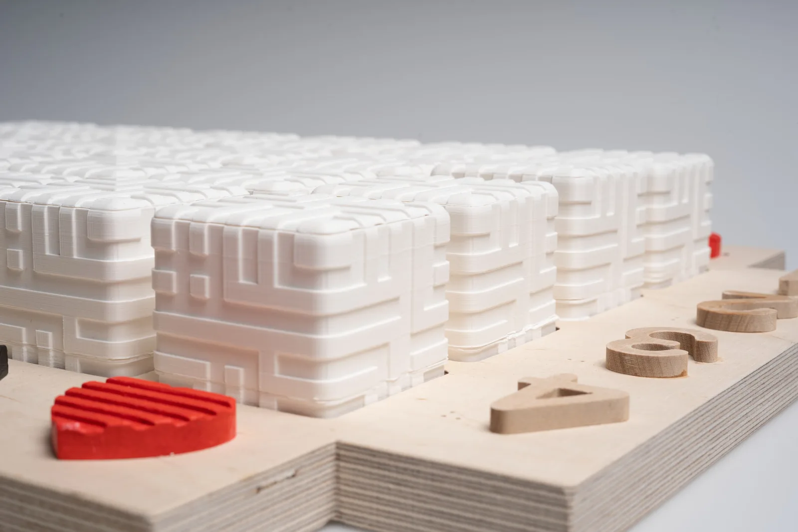 A close up of the board and the cubes inside it and their texture